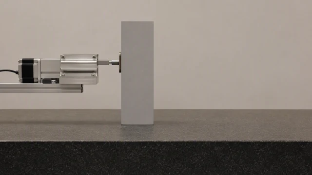 Illustrative initial scene for Edge-pivot toppling