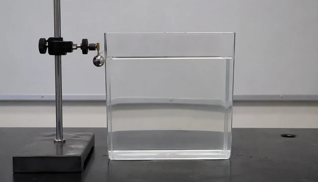 Illustrative initial scene for Liquid-surface orientation